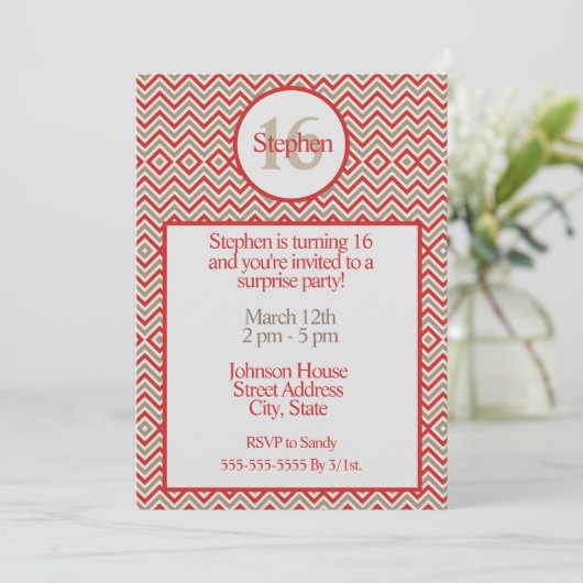 Hedendaagse Zig Zag Rode Witte en Taupe Verjaardag Kaart (Staand voorkant)