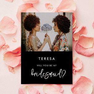 Hedendaagse zwarte bruidsmeisje voorstel foto kaar kaart