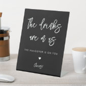 Hedendaagse zwarte bruiloft Drinken zijn op ons Reclamebord Met Voetstuk (Insitu)