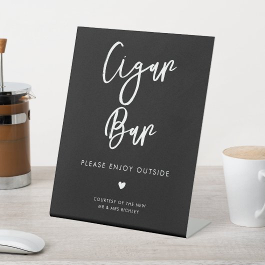 Hedendaagse zwarte bruiloft sigarenbar reclamebord met voetstuk (Insitu)