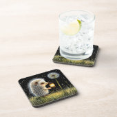 Hedgehog Holding Lantern Naast Paardenbloem Bier Onderzetter (Rechterzijde)