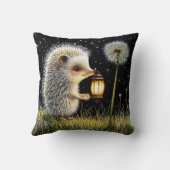 Hedgehog Holding Lantern Naast Paardenbloem Kussen (Achterkant)