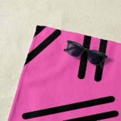 Heel 80s Retropatroonpatroon in Hot Pink en Black Strandlaken (In situ)