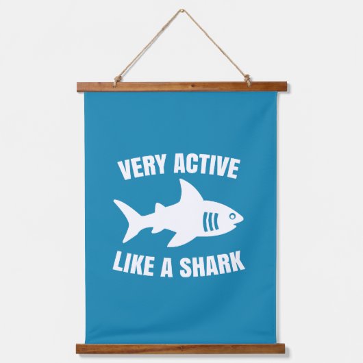 Heel actief als een haai hangend wandkleed (Voorkant)