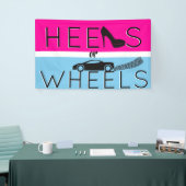 Heels of wielen|{Auto} Roze & Blauw Geslacht onthu Spandoek (Beurs)