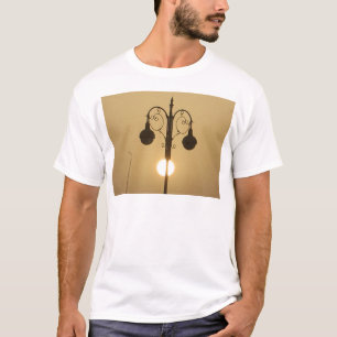 Heerlijk  Victoriaans Zonsondergang straatlantaarn T-shirt