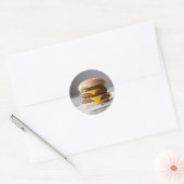 Heerlijke Cheeseburger op Weefsels Ronde Sticker (Envelop)