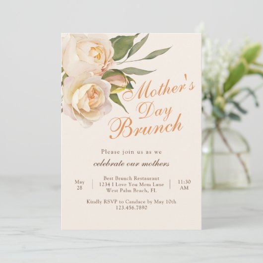Heerlijke Chic White Roses Cream Moederdag Brunch Kaart (Staand voorkant)