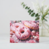Heerlijke roze donut met suikerglazuur, top uitzic briefkaart (Staand voorkant)