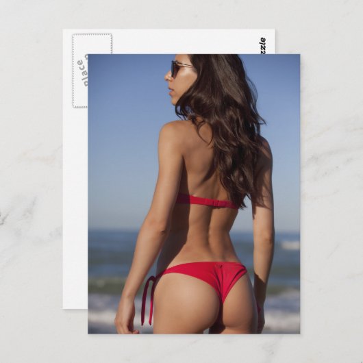● Heet! ● Foto van het strand Red bikini Briefkaart (Voorkant / Achterkant)