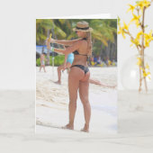 HEET GROTE BOTTOMED STRAND MEISJE VERJAARDAG KAART (Gele Bloem)