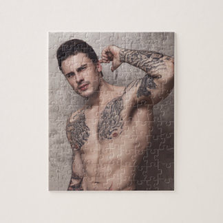 Heet Guy Sexy Shirtless Musea Man Tattoo Hunk Legpuzzel