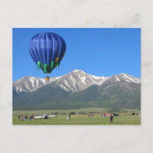 Heet-luchtballon en Snowy-bergen in Colorado Briefkaart