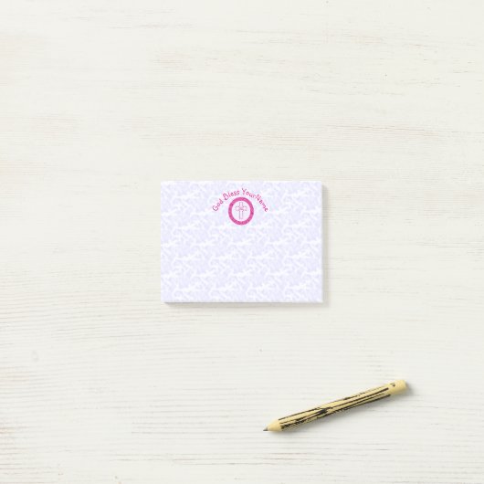 Heet of fel roze christelijk zig-zag kruis wit post-it® notes (Op bureau)