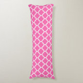 Heet Roze #2 Wit Marokkaans Quatrefoil Patroon #5 Lichaamskussen (Voorkant Verticaal)