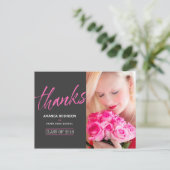 Heet-roze afstudeer bedank foto briefkaart (Staand voorkant)
