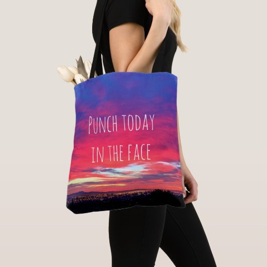 Heet roze blauw zonsondergang punch vandaag in het tote bag (Dichtbij)
