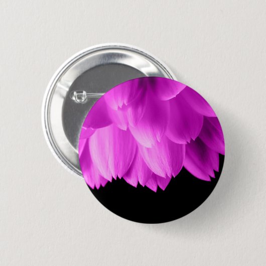 Heet roze bloemblaadjes op zwart ronde button 5,7 cm (Voorkant /achterkant)
