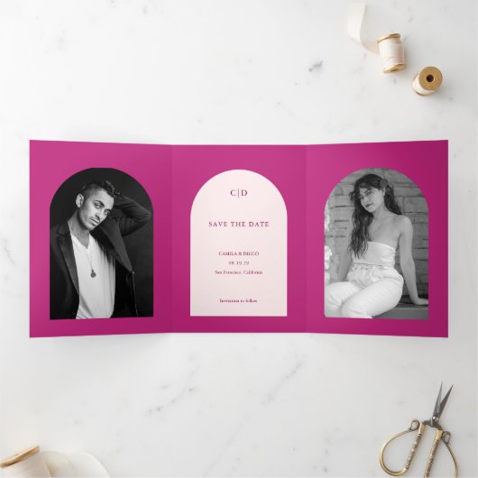 Heet Roze Boog Foto Bruiloft Save the Date Drieluik Aankondiging (Binnen)