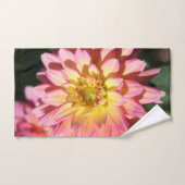 Heet roze en gele dahlia bloem bad handdoek (Handdoek)