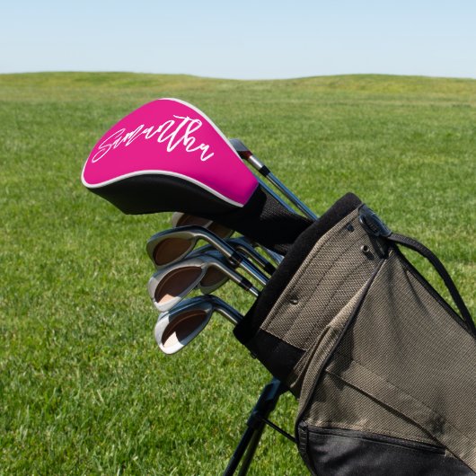 Heet Roze en Wit Modern Borstelscript Golfheadcover (Insitu)