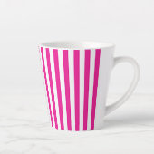 Heet roze en witte verticale strepen minimalistisc latte mok (Rechts)