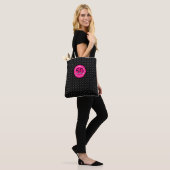 Heet roze en zwarte 50 & Fabulous verjaardagscadea Tote Bag (Op model)