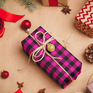 Heet roze en zwarte Buffalo Plaid Cadeaupapier