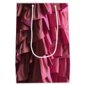  Heet Roze Glam Ruffles Patroon Modern Medium Cadeauzakje (Achterkant)