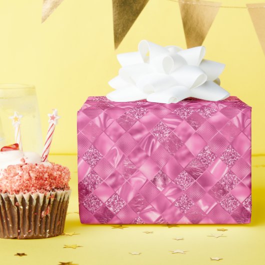 Heet Roze Multi-Textuur Vierkant Weefselpatroon Cadeaupapier (Verjaardagsfeest)