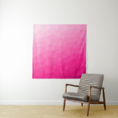Heet roze verloop geometrisch mesh patroon wandkleed (In situ)