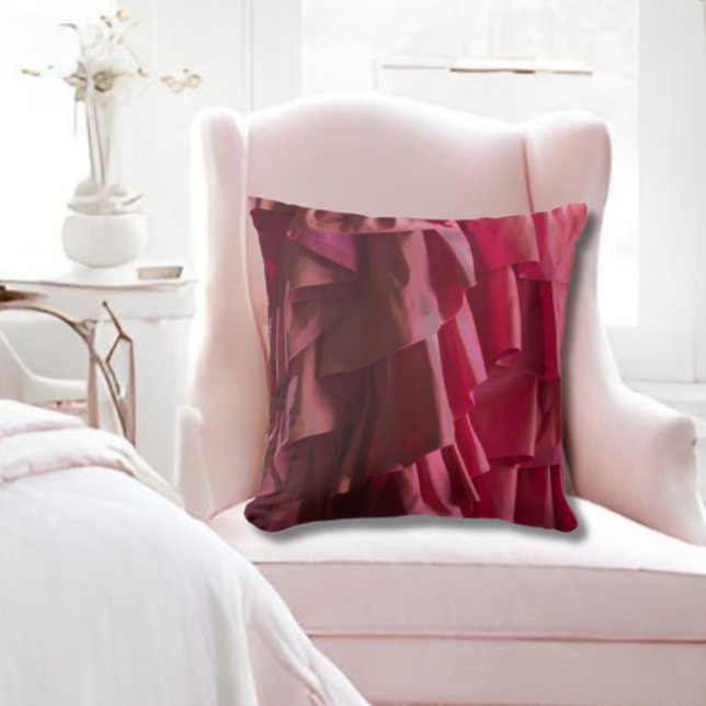  Heet Roze Zijde Ruffles Patroon Modern Kussen (Glam up your bedroom or feminine space with this hot pink ruffles pattern modern throw pillow!)
