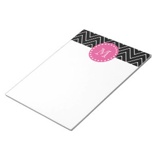 Heet roze, zwart en witte Chevron Uw monogram Notitieblok