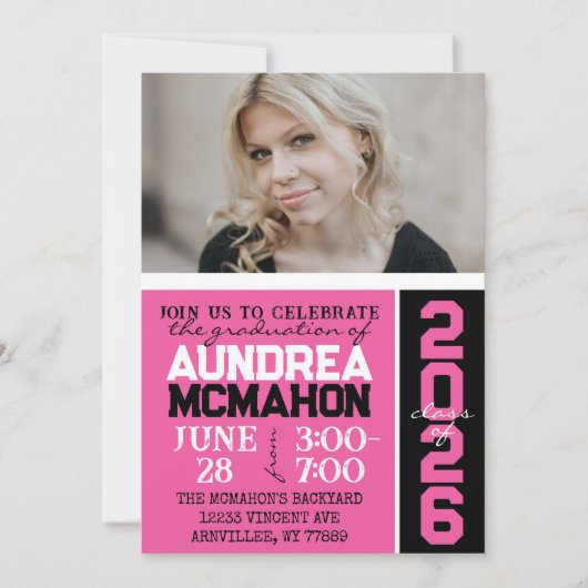 Heet Roze & Zwart Modern Afstuderen Foto Kaart (Voorkant)