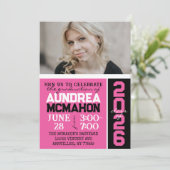 Heet Roze & Zwart Modern Afstuderen Foto Kaart (Staand voorkant)