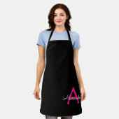 Heet roze zwarte script meisjesnaam monogram schort (Gedragen)