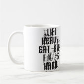 Hef zwaar op, eet groot koffiemok (Links)