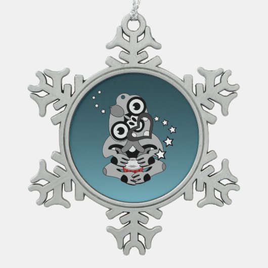 Hei Tiki Nieuw-Zeeland Drum Maori design Tin Sneeuwvlok Ornament (Voorkant)