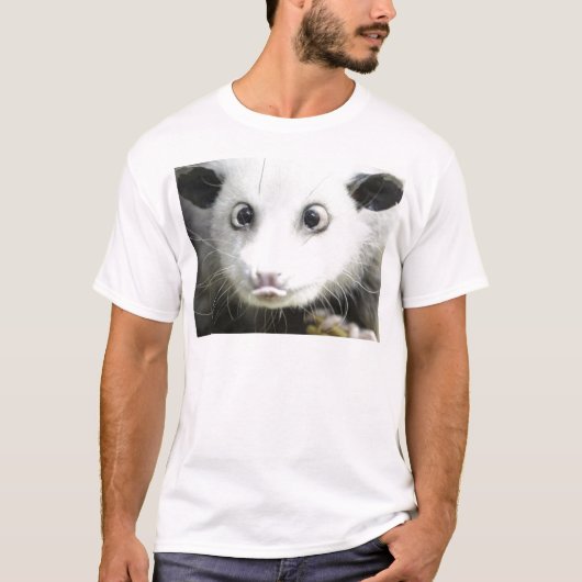 Heidi The Cross Eyed Opossum T-shirt (Voorkant)