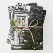 Heiligdom tussen de bomen inpakpapier vel (In situ)