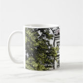 Heiligdom tussen de bomen koffiemok (Links)