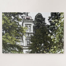 Heiligdom tussen de bomen