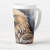 Heilige Adelaarspresentie Latte Mok (Rechterhoek)
