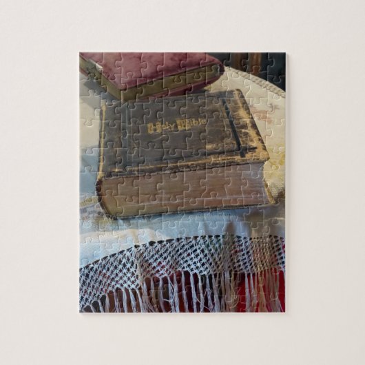 Heilige Bijbel op  Lace Tablecloth Legpuzzel (Verticaal)