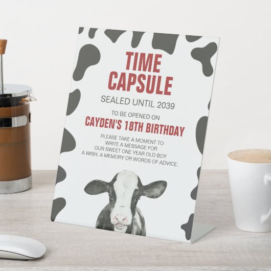 Heilige Koe 1e verjaardag Capsule Poster Reclamebord Met Voetstuk (Insitu)