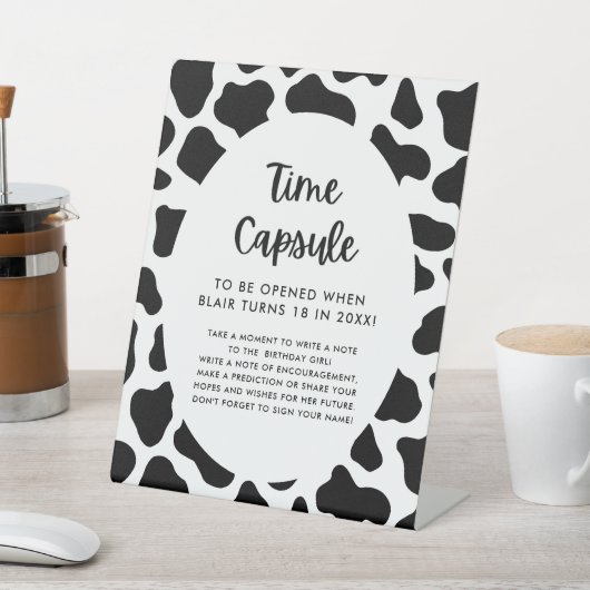 Heilige Koe 1e Verjaardag Tijdscapsule Reclamebord Met Voetstuk (Insitu)