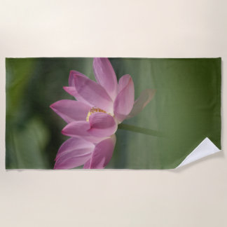 Heilige Roze Lotus Bloesem - Serene Zen Art voor M Strandlaken