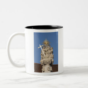 Heilige Trinity Statue, Boedapest, Hongarije.JPG Tweekleurige Koffiemok