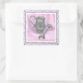 Heirloom Cup & Rattle on Paarse Achtergrond Vierkante Sticker (Tas)