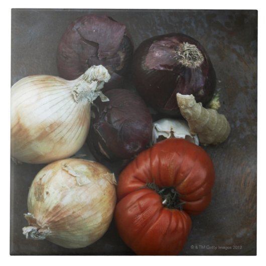Heirloom tomato, gele ui, rode ui, gember tegeltje (Voorkant)
